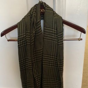 Urban outfitters green/black scarf